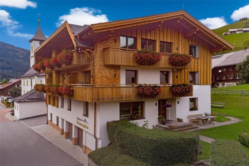 Hotel Alpenjuwel Rohnenspitze Zöblen Exterior foto